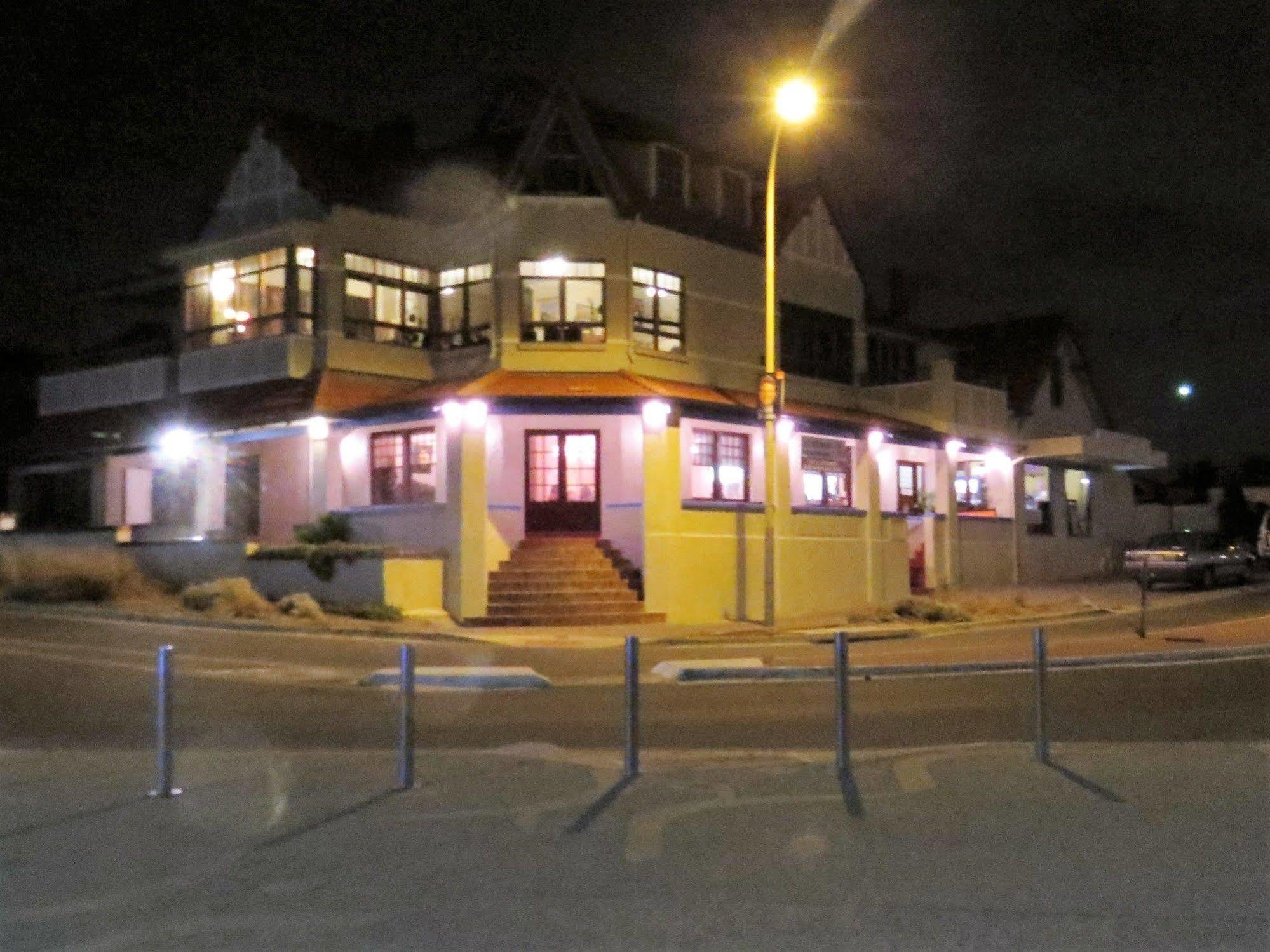 Mccloud House Apartman Port Noarlunga Kültér fotó